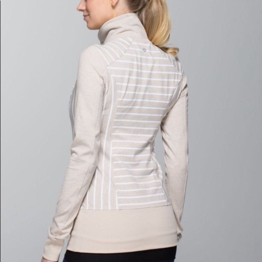 Lululemon‎ Asana Jacket Deauville Stripe white & beige thumb holes high neck 4